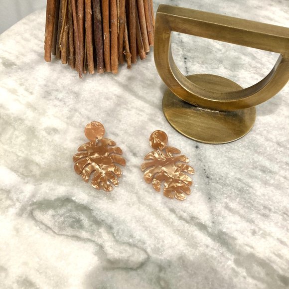 Monstera Leaf Tropical Golden Bronze Resin Tortoise Shell Earrings - Picture 4 of 5